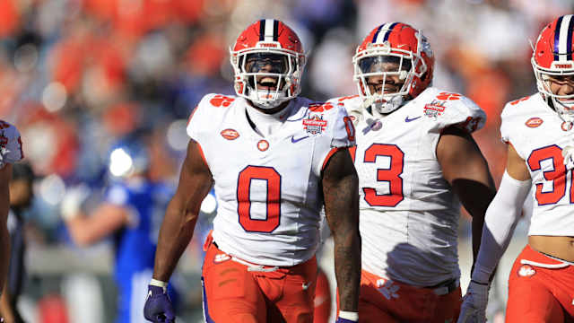 Clemson linebacker Barrett Carter.